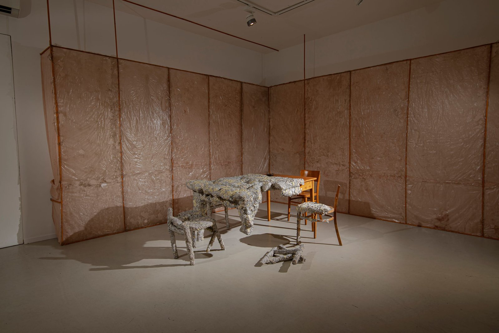 broken altar (isolation of father)